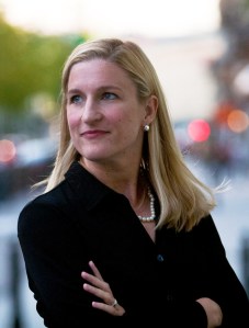 06.09.2011. WARSZAWA. AMERYKANSKA PISARKA LITEWSKIEGO POCHODZENIA RUTA SEPETYS, AUTORKA KSIAZKI "SZARE SNIEGI SYBERII".  FOT. MAGDA STAROWIEYSKA/FOTORZEPA *** ZDJECIE POCHODZI Z ZASOBOW AGENCJI FOTOGRAFICZNEJ "FOTORZEPA". PROSIMY O DOPISANIE ZRODLA "FOTORZEPA" OBOK NAZWISKA AUTORA OPUBLIKOWANEGO ZDJECIA. ***